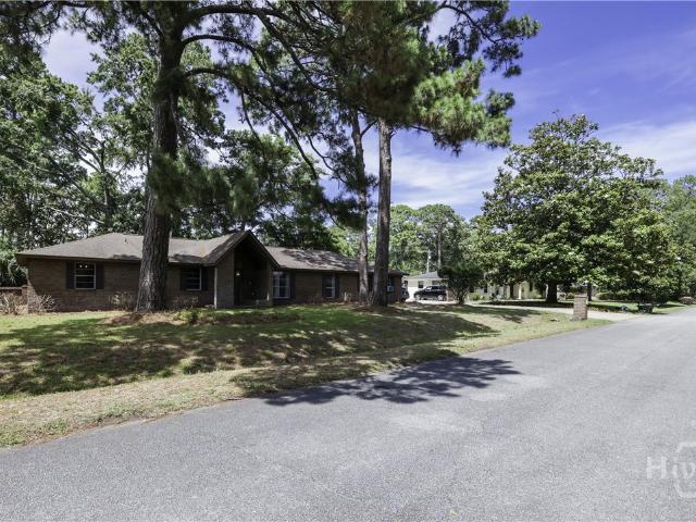 12 Jameswood Avenue