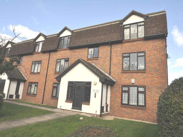 12 Kentwell Court, 370 374 High Road SS7, 1 bed flat to rent, £1,000 pcm | PrimeLocation