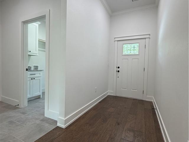 12 Kinross Drive