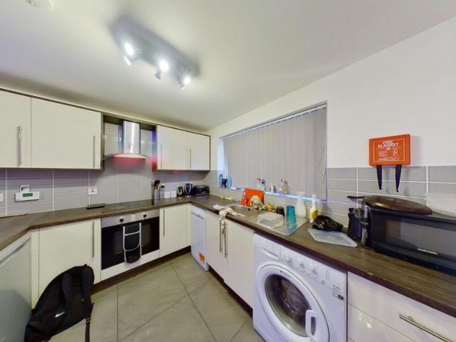 12 Kilbourn Street, Nottingham, NG3 1BS 4 bed townhouse to rent £2,808 pcm £648 pw