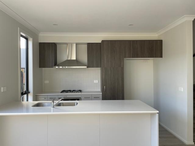 12 Kronos Walk Wollert, VIC 3750