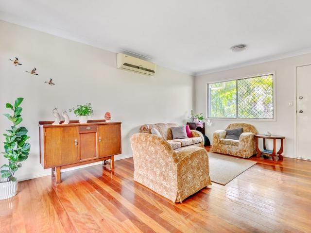 12 Kurrajong St, Woodridge QLD 4114 House For Rent | Domain