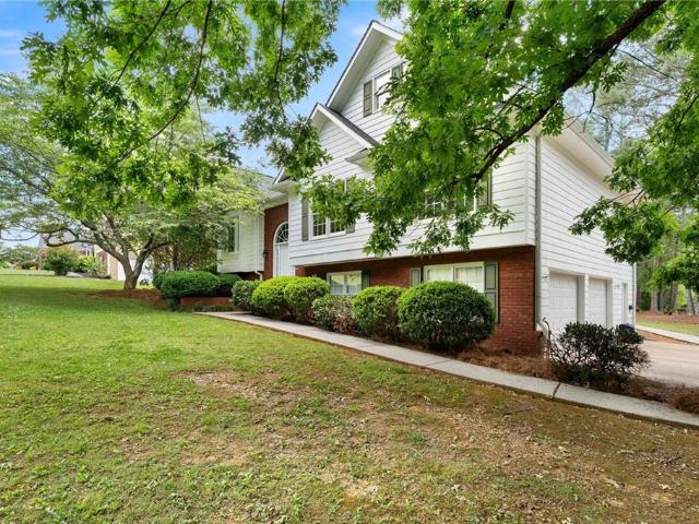 12 Lamplighter Cove NW