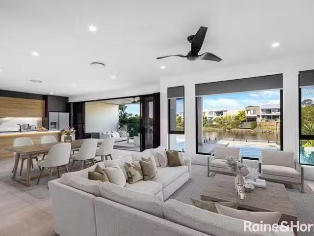 12 Langsford Crescent, Maroochydore, QLD 4558