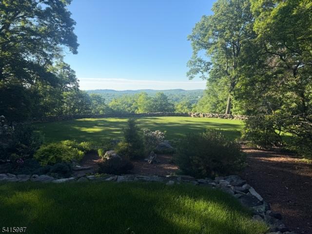 12 Laurel Hill