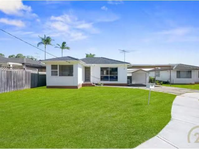 12 Lenton Avenue, Fairfield West House for rent Listed by Mar.