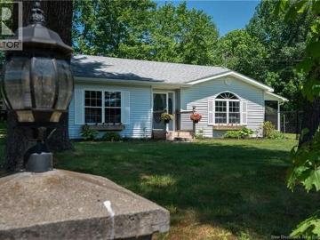 12 Linfield Lane, Fredericton, NB, E3C 1M7 house for sale | Listing ID NB141962 | Royal LePage