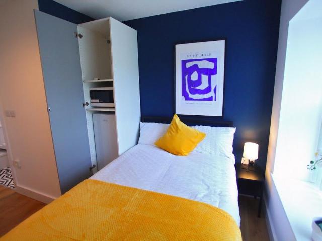 12 Lord Street, Halifax 1 bed in a house share to rent £520 pcm £120 pw