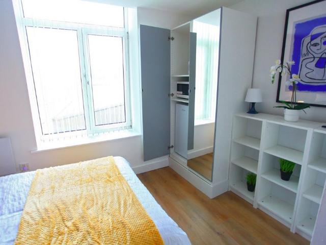 12 Lord Street, Halifax 1 bed in a house share to rent £540 pcm £125 pw