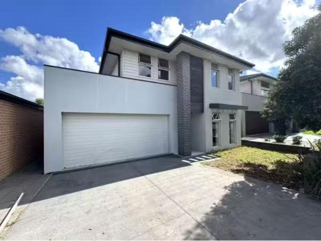 12 Lunar Crescent, Schofields House for rent Listed by Kuo hs.