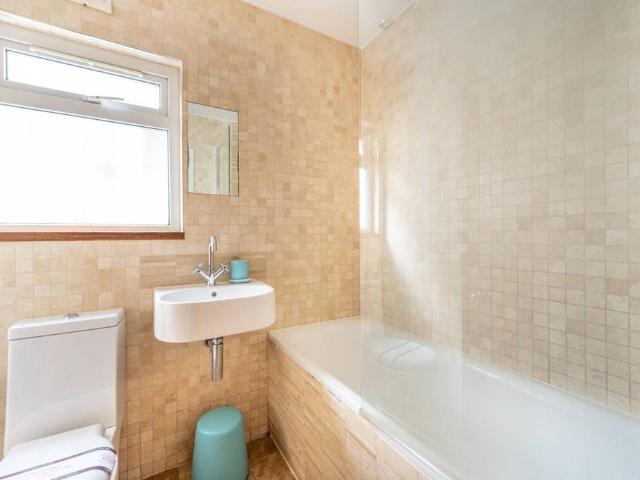 12 Manbey Grove, London, E15 1EX, United Kingdom | 3 bed townhouse for rent #110815560 | Rentberry