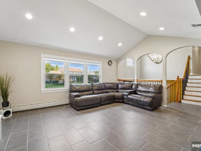 12 Manning Road