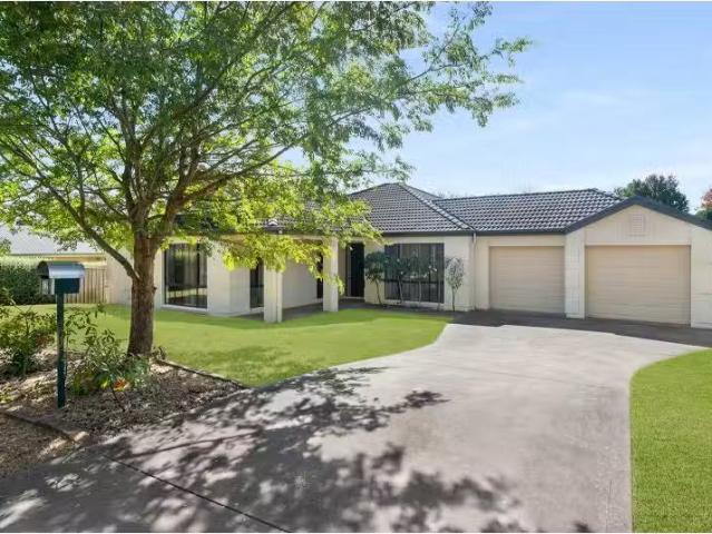 12 Mairinger Crescent, BOWRAL House for rent Listed by Rental.