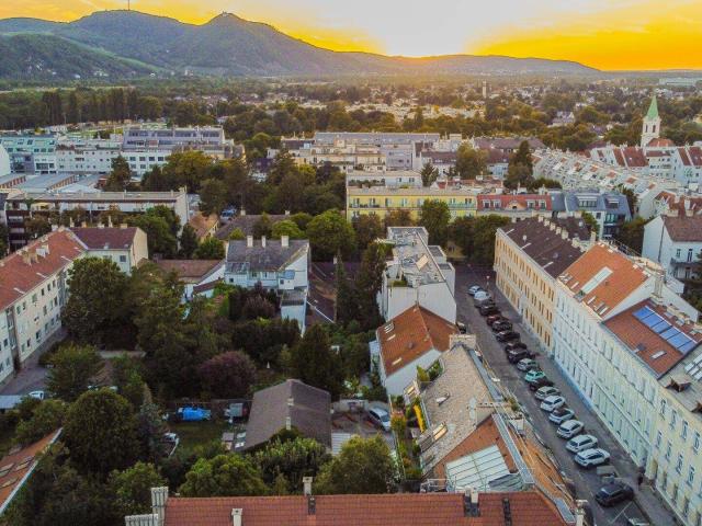 12 min zum Schwedenplatz – Bergblick: 3 Zimmer Maisonette mit Sauna und Indoor Whirlpool