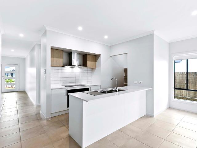 12 Miraflores Place Wondunna, QLD 4655