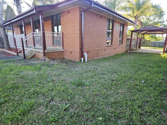 12 Mungadal Way AIRDS NSW