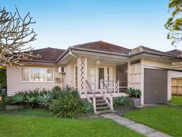 12 Noeline Street, ASHGROVE, QLD 4060 House for Rent