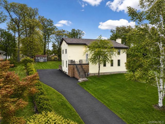 12 Oak Ridge Road