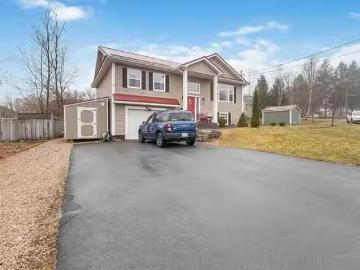 House for sale in Lunenburg - Garden, Deck