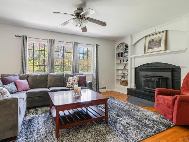 12 Oriole Drive