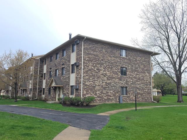 12 Parkside Ct, Unit 10, Vernon Hills, IL 60061 | MLS #12653