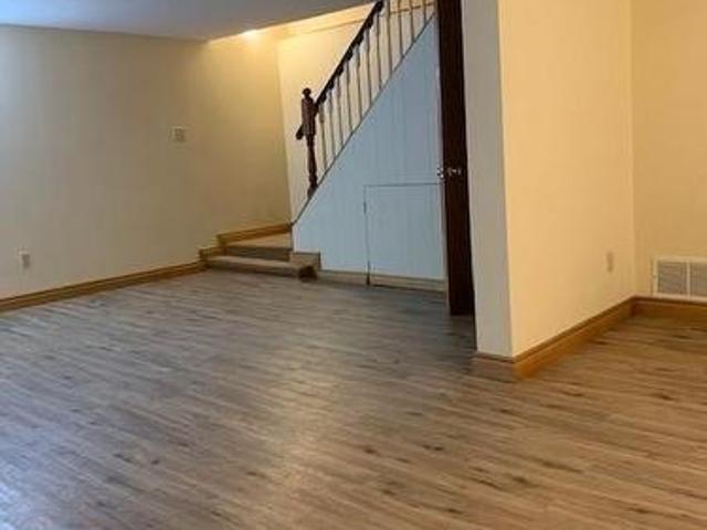 12 Parkway Lower Avenue, Kawartha Lakes Lindsay, ON, K9V 4T9 house for lease | Listing ID X13603 | Royal LePage