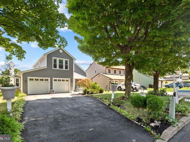 12 Pebble Drive