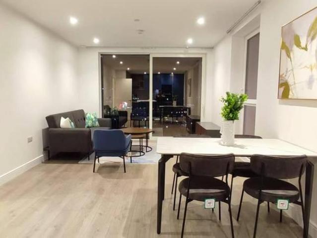 12 Quay Walk, HA0 2 bed flat to rent £2,318 pcm £535 pw