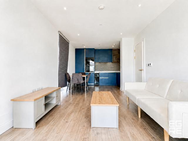 12 Quay Walk, Wembley HA0 2 bed flat to rent £2,550 pcm £588 pw