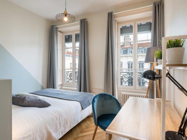 12 République A Chambre 4