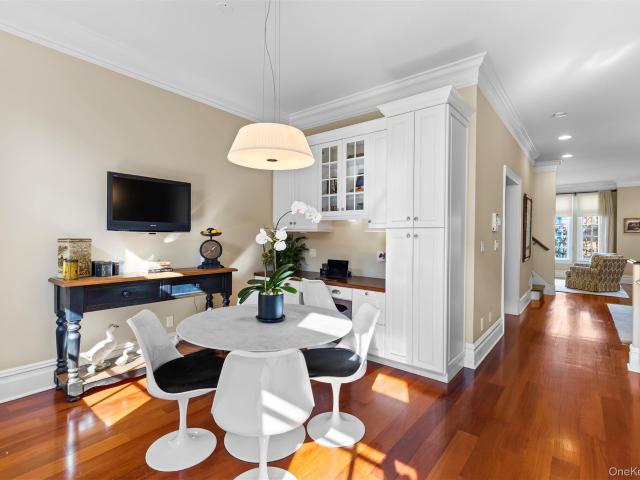 12 Rivers Edge Drive