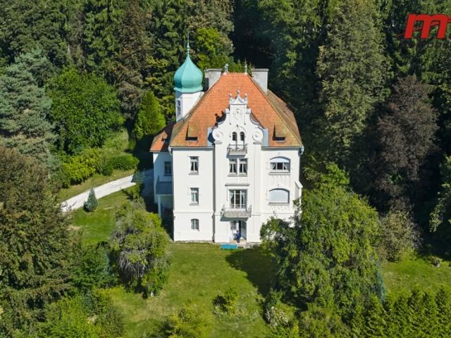 12 Room villa