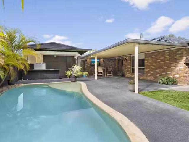 12 Rosswood Court, Helensvale, QLD 4212 House for Rent