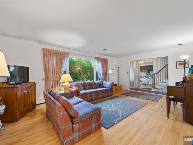 12 Ryder Road