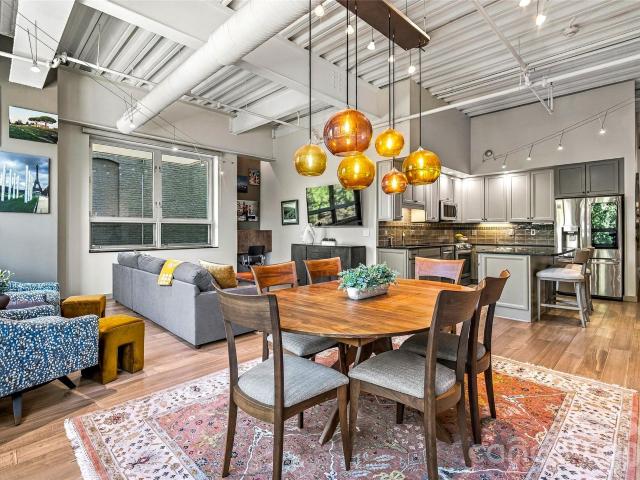 12 S Lexington Avenue # 209