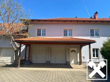 Haus zum Verkauf in 2700 - Garten, Parkplatz
