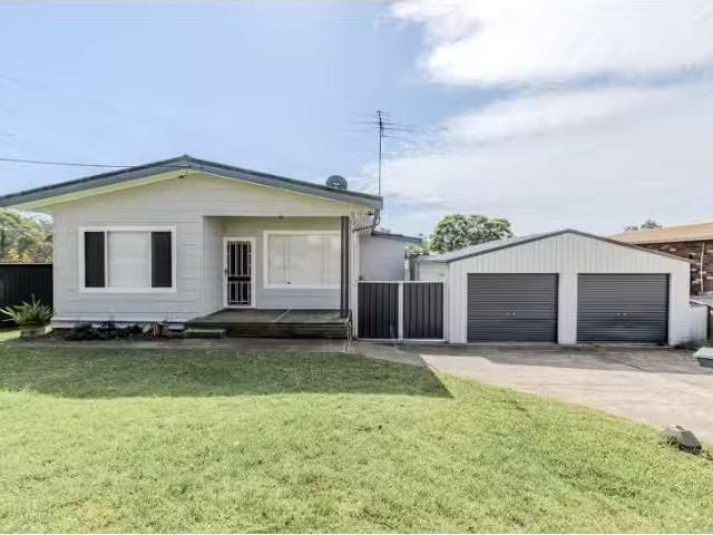 12 Seventh Street, Warragamba House for rent Listed by Naomi.