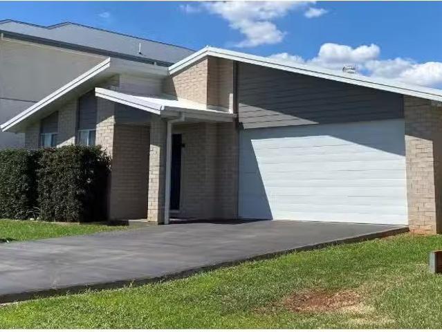 12 Sherrard Crescent, DUBBO House for rent Listed by Crystal.