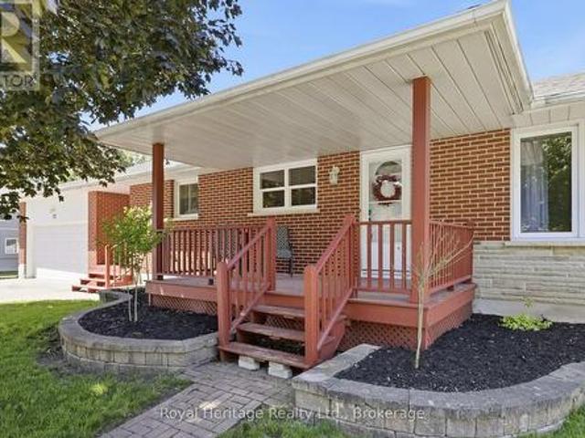 12 Simcoe Street, Whitby Brooklin, ON, L1M 1B2 house for sale | Listing ID E13628 | Royal LePage