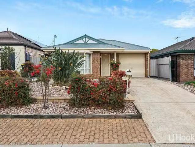 12 Spaxton Crescent, Craigmore, SA 5114