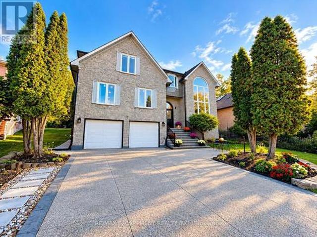 12 Sundrop Court, Hamilton, ON, L9K 1G5 house for sale | Listing ID X13882 | Royal LePage