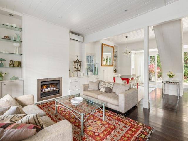 12m wide freestanding cottage in top end Paddington pocket