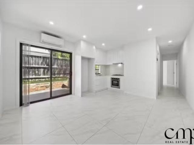 12A Kingsbury Street, AIRDS House for rent Listed by Jazmin R.