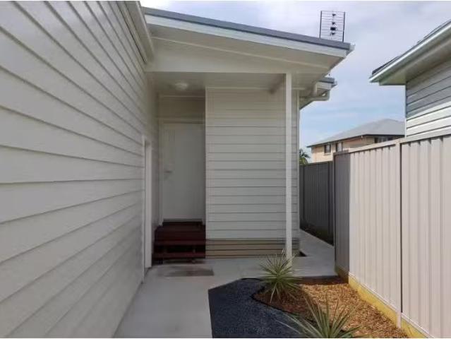 12a Robertson Road, Woonona Apartment for rent Listed by Carm.