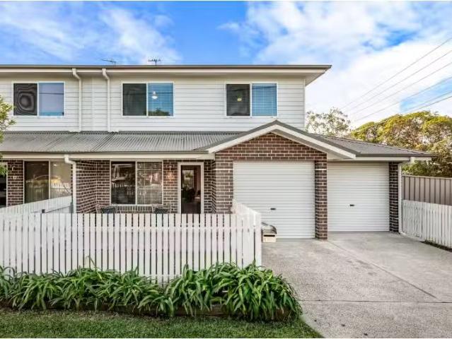 12A Tinonee Road, WARATAH House for rent Listed by Rebekah Ba.