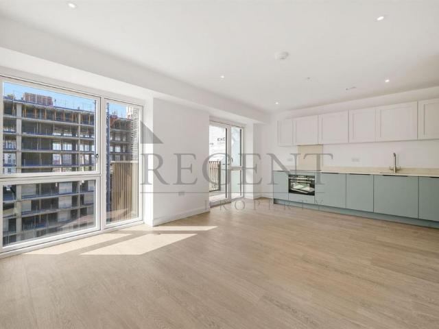 12b Western Gateway, London E16 2 bed apartment to rent £2,650 pcm £612 pw