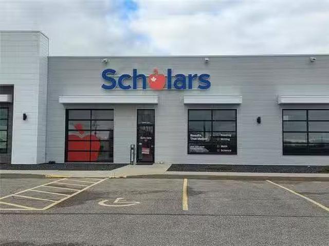 12C 40 North Gate Drive, Steinbach, MB, R5G 2T9 commercial f.