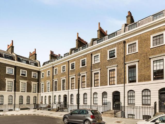 12c Trinity Church Square, Southwark. 2 bed flat to rent £2,700 pcm £623 pw