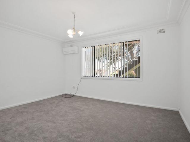 12/Lee Street