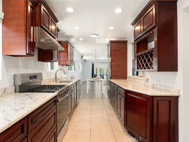 13042 Aetna Street